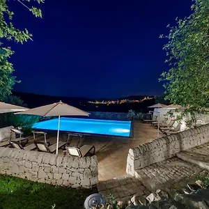 Relais Del Monte Alloggio per agriturismo Ragusa